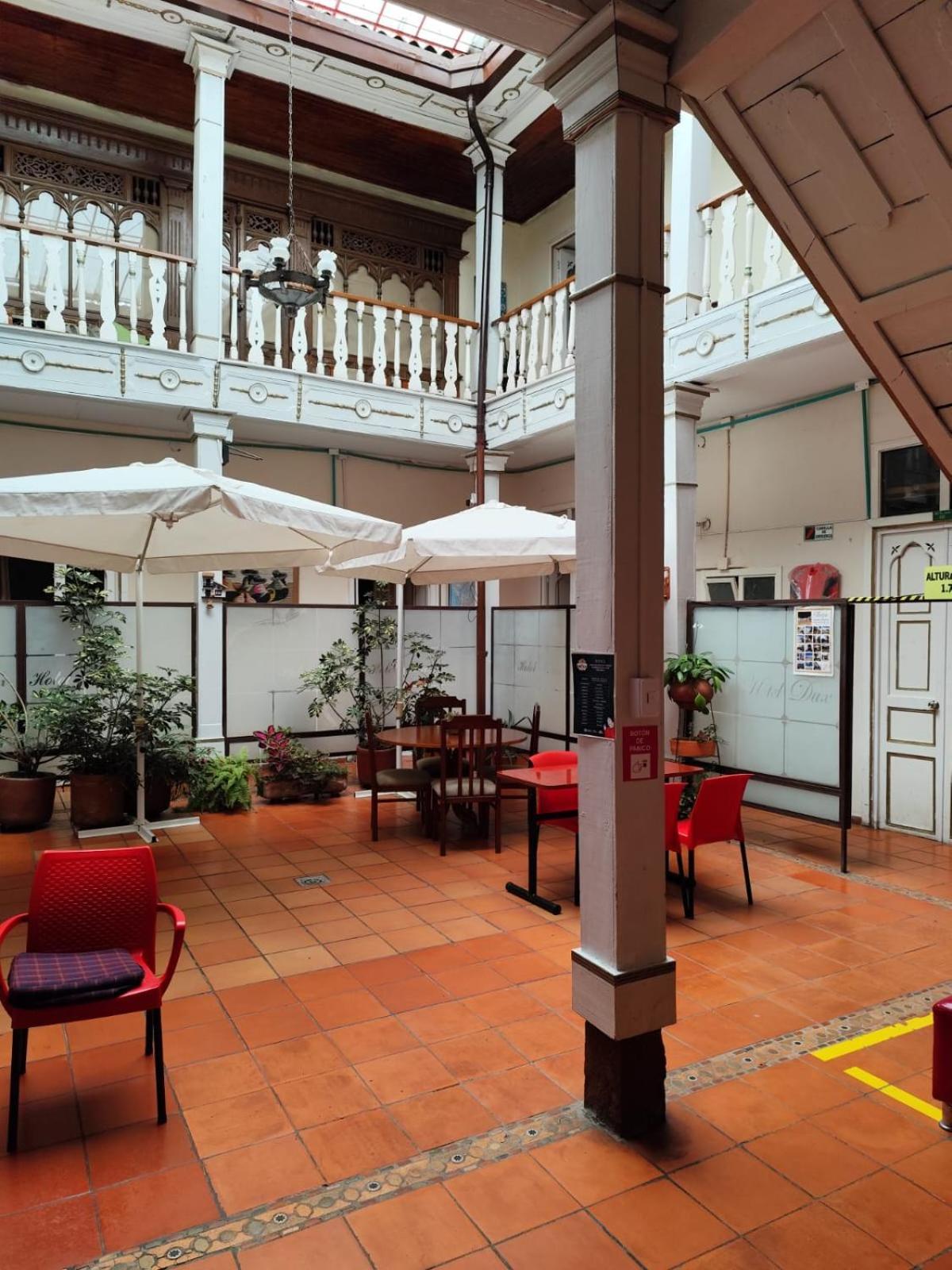 Dux Hotel